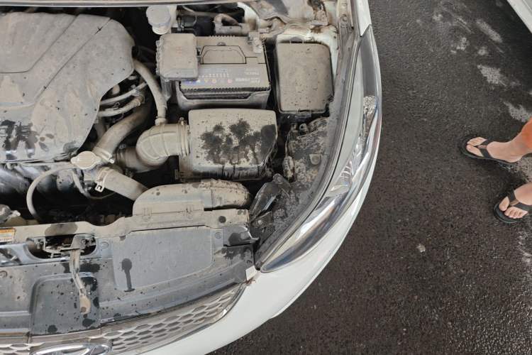 Used Hyundai Elantra (5th Generation / Langdong) 2016 1.6L Manual Luxury Model Engine Bay Left
