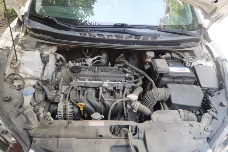 Used Hyundai Elantra (5th Generation / Langdong) 2016 1.6L Automatic Smart Version Engine Bay