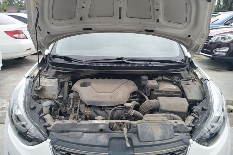 Used Hyundai Elantra (5th Generation / Langdong) 2016 1.6L Automatic Smart Version Engine Bay