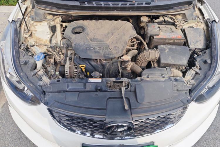 Used Hyundai Elantra (5th Generation / Langdong) 2016 1.6L Automatic Smart Version Engine Bay