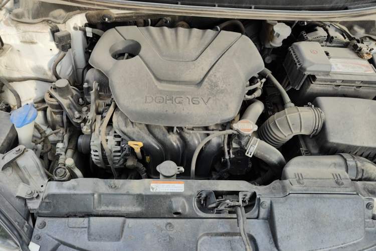 Used Hyundai Elantra (5th Generation / Langdong) 2016 1.6L Automatic Smart Version Engine Bay