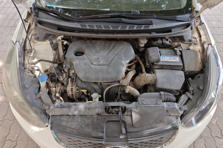 Used Hyundai Elantra (5th Generation / Langdong) 2016 1.6L Automatic Smart Version Engine Bay