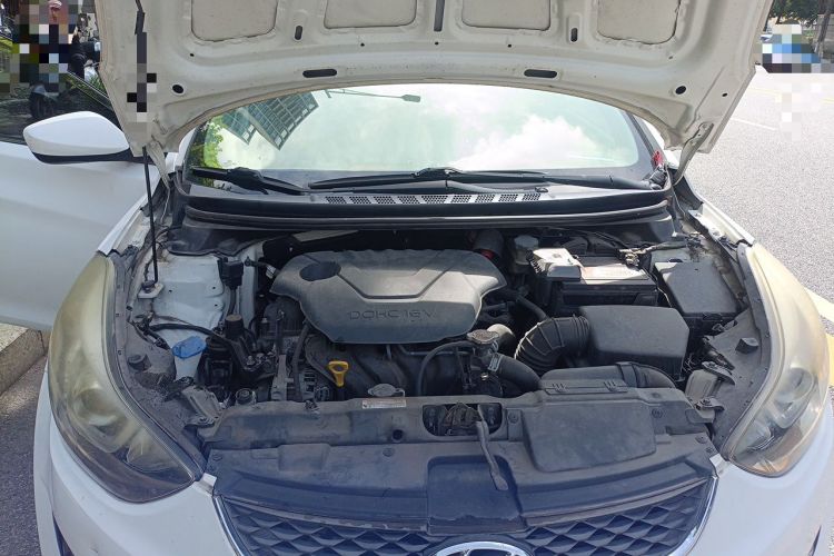 Used Hyundai Elantra (5th Generation / Langdong) 2016 1.6L Automatic Smart Version Engine Bay