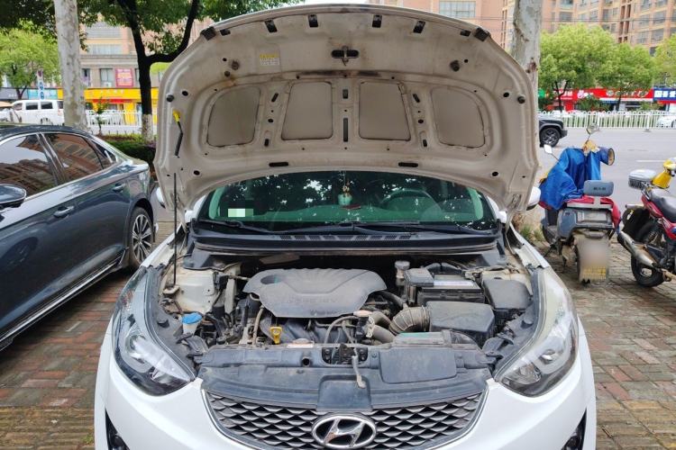 Used Hyundai Elantra (5th Generation / Langdong) 2016 1.6L Automatic Prestige Model Engine Bay