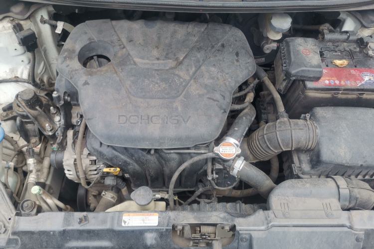 Used Hyundai Elantra (5th Generation / Langdong) 2016 1.6L Manual Luxury Model Engine Bay
