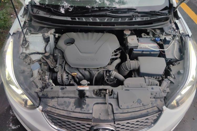 Used Hyundai Elantra (5th Generation / Langdong) 2016 1.6L Manual Luxury Model Engine Bay