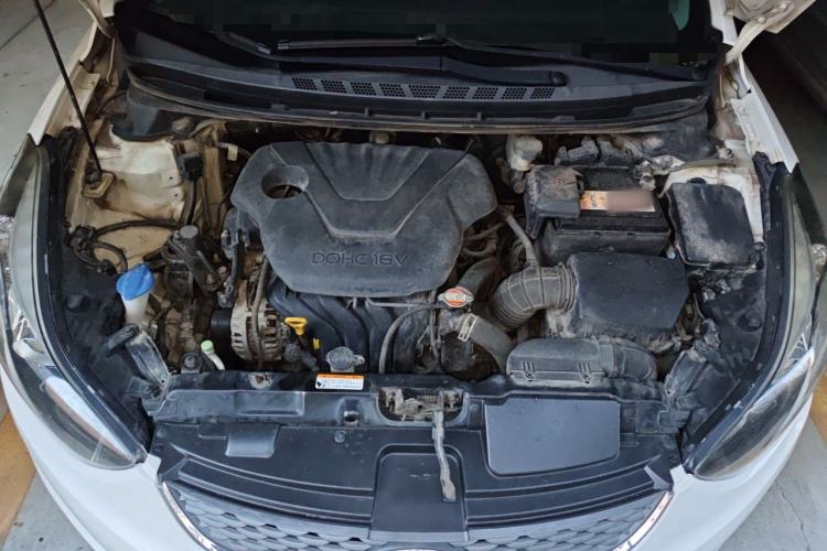 Used Hyundai Elantra (5th Generation / Langdong) 2016 1.6L Automatic Smart Version Engine Bay
