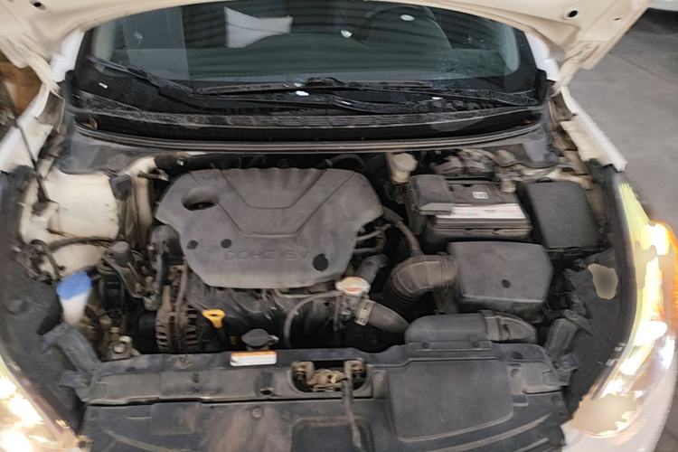 Used Hyundai Elantra (5th Generation / Langdong) 2016 1.6L Automatic Prestige Model Engine Bay