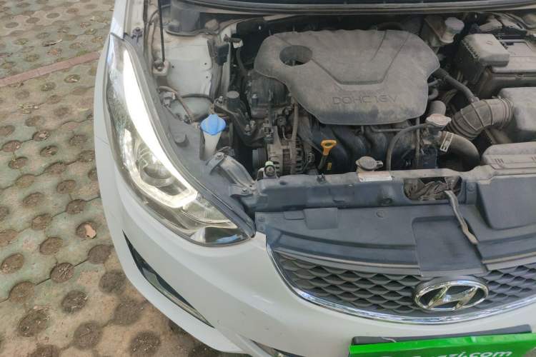 Used Hyundai Elantra (5th Generation / Langdong) 2016 1.6L Automatic Prestige Model Engine Bay Right