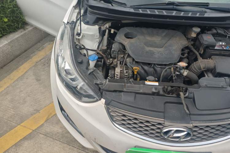 Used Hyundai Elantra (5th Generation / Langdong) 2016 1.6L Automatic Smart Version Engine Bay Right