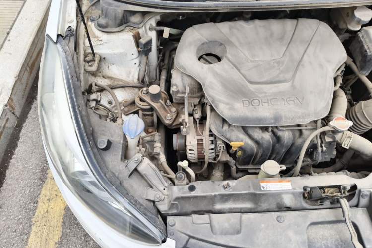 Used Hyundai Elantra (5th Generation / Langdong) 2016 1.6L Automatic Smart Version Engine Bay Right
