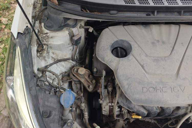Used Hyundai Elantra (5th Generation / Langdong) 2016 1.6L Manual Luxury Model Engine Bay Right