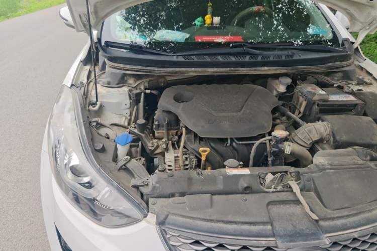 Used Hyundai Elantra (5th Generation / Langdong) 2016 1.6L Automatic Prestige Model Engine Bay Right