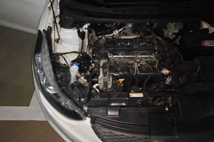 Used Hyundai Elantra (5th Generation / Langdong) 2016 1.6L Manual Luxury Model Engine Bay Right