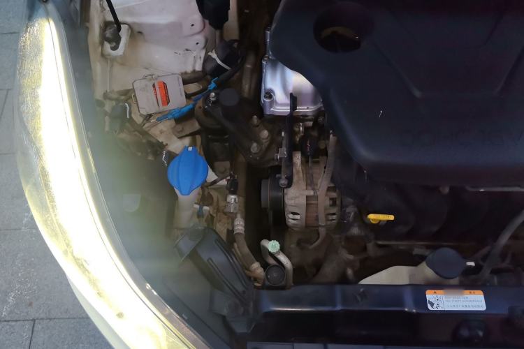 Used Hyundai Elantra (5th Generation / Langdong) 2016 1.6L Manual Luxury Model Engine Bay Right