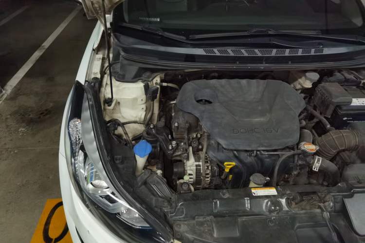 Used Hyundai Elantra (5th Generation / Langdong) 2016 1.6L Automatic Prestige Model Engine Bay Right