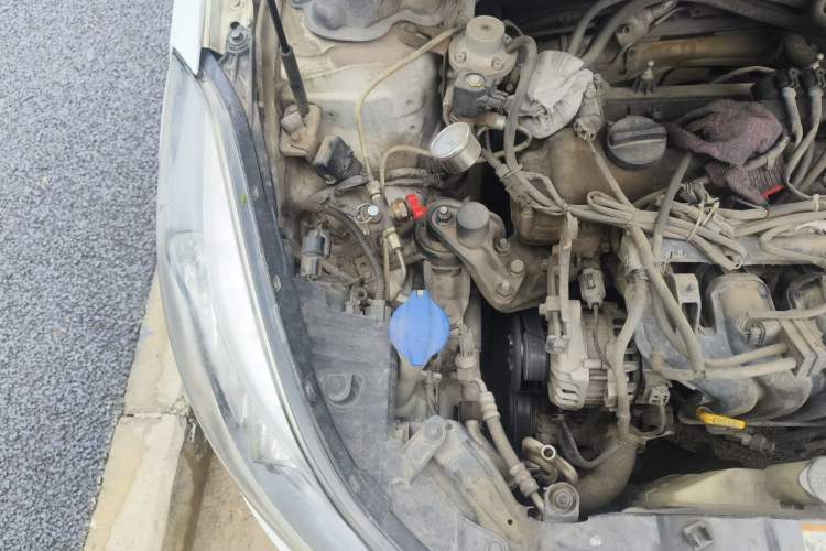 Used Hyundai Elantra (5th Generation / Langdong) 2016 1.6L Manual Luxury Model Engine Bay Right