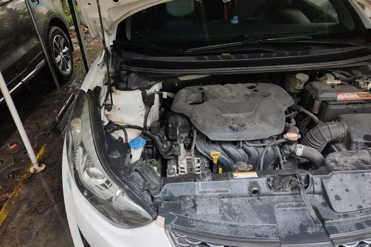 Used Hyundai Elantra (5th Generation / Langdong) 2016 1.6L Automatic Smart Version Engine Bay Right