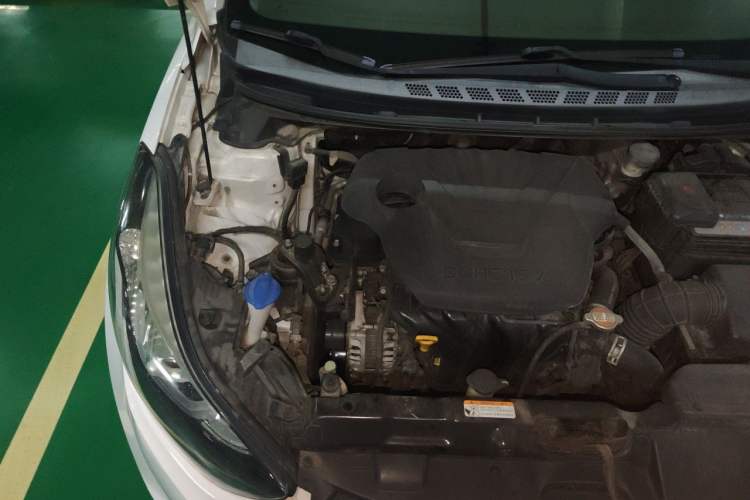 Used Hyundai Elantra (5th Generation / Langdong) 2016 1.6L Automatic Smart Version Engine Bay Right
