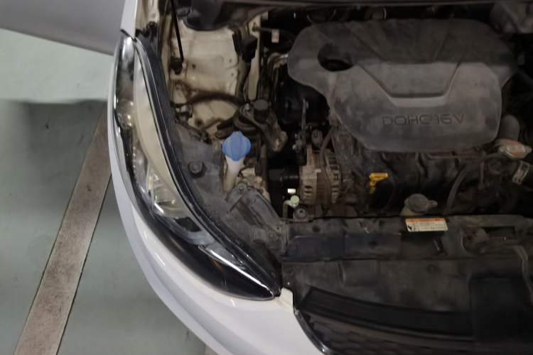 Used Hyundai Elantra (5th Generation / Langdong) 2016 1.6L Automatic Prestige Model Engine Bay Right