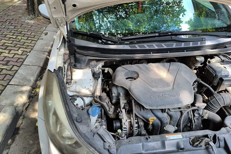 Used Hyundai Elantra (5th Generation / Langdong) 2016 1.6L Automatic Smart Version Engine Bay Right