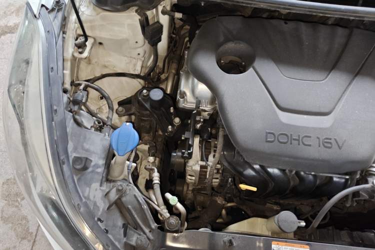 Used Hyundai Elantra (5th Generation / Langdong) 2016 1.6L Automatic Prestige Model Engine Bay Right