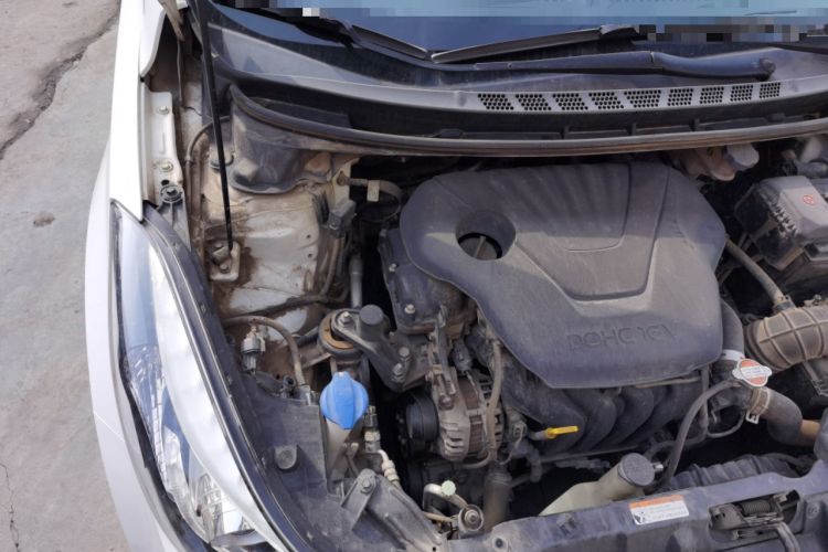 Used Hyundai Elantra (5th Generation / Langdong) 2016 1.6L Manual Luxury Model Engine Bay Right