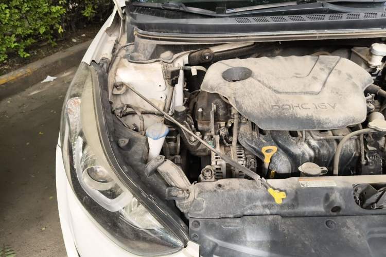 Used Hyundai Elantra (5th Generation / Langdong) 2016 1.6L Automatic Prestige Model Engine Bay Right