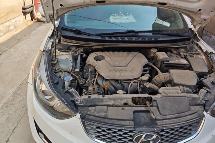 Used Hyundai Elantra (5th Generation / Langdong) 2016 1.6L Manual Luxury Model Engine Bay Right