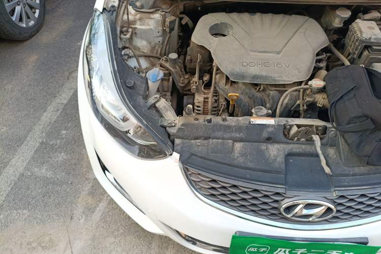 Used Hyundai Elantra (5th Generation / Langdong) 2016 1.6L Automatic Prestige Model Engine Bay Right