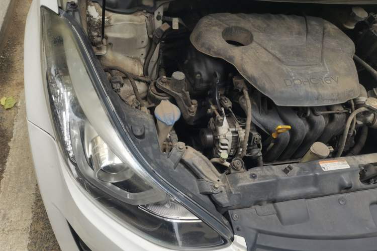 Used Hyundai Elantra (5th Generation / Langdong) 2016 1.6L Automatic Smart Version Engine Bay Right