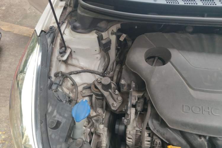 Used Hyundai Elantra (5th Generation / Langdong) 2016 1.6L Automatic Smart Version Engine Bay Right