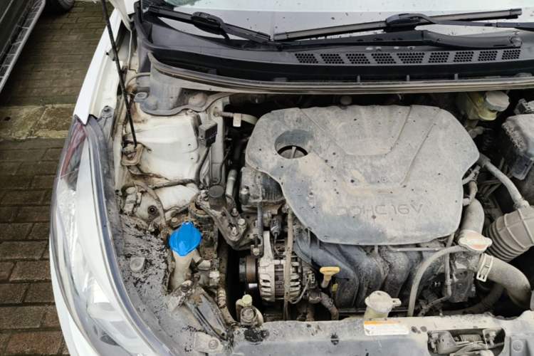 Used Hyundai Elantra (5th Generation / Langdong) 2016 1.6L Automatic Prestige Model Engine Bay Right
