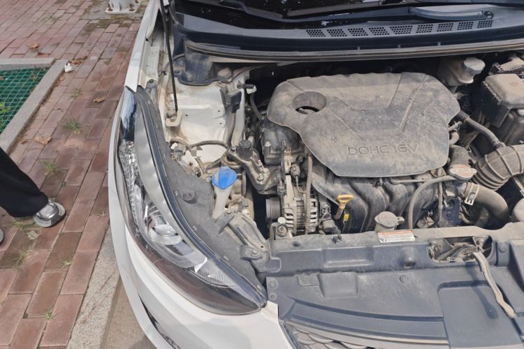 Used Hyundai Elantra (5th Generation / Langdong) 2016 1.6L Automatic Prestige Model Engine Bay Right