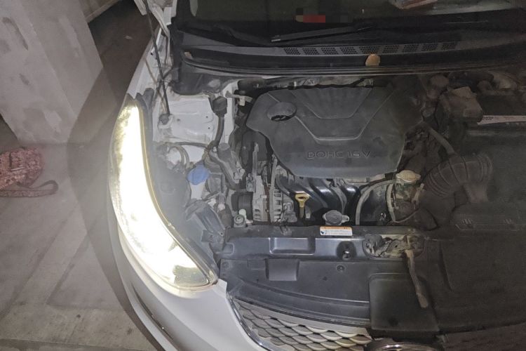 Used Hyundai Elantra (5th Generation / Langdong) 2016 1.6L Manual Luxury Model Engine Bay Right