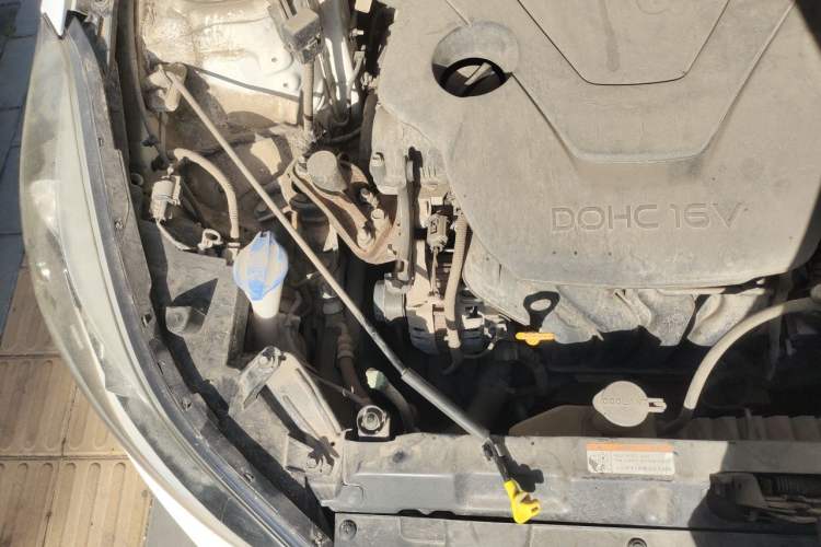 Used Hyundai Elantra (5th Generation / Langdong) 2016 1.6L Automatic Prestige Model Engine Bay Right