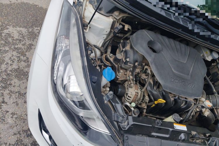 Used Hyundai Elantra (5th Generation / Langdong) 2016 1.6L Automatic Smart Version Engine Bay Right