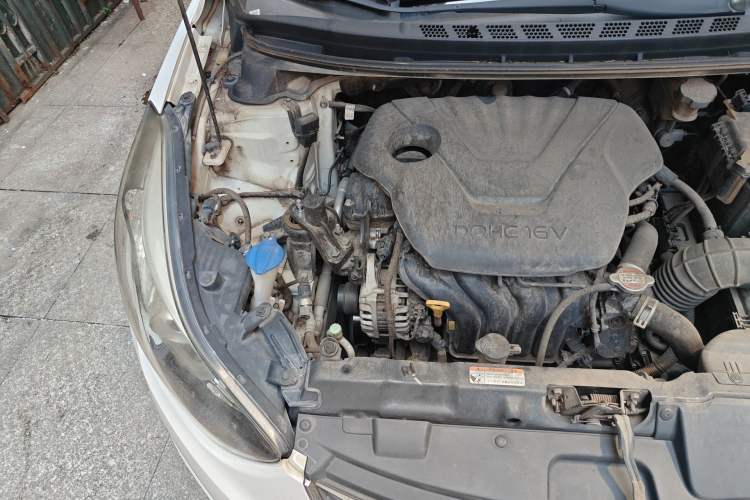Used Hyundai Elantra (5th Generation / Langdong) 2016 1.6L Automatic Smart Version Engine Bay Right