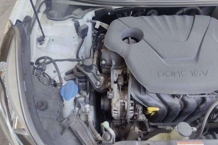 Used Hyundai Elantra (5th Generation / Langdong) 2016 1.6L Automatic Smart Version Engine Bay Right