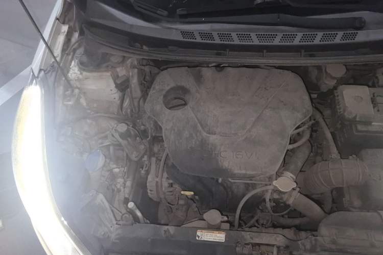 Used Hyundai Elantra (5th Generation / Langdong) 2016 1.6L Manual Luxury Model Engine Bay Right