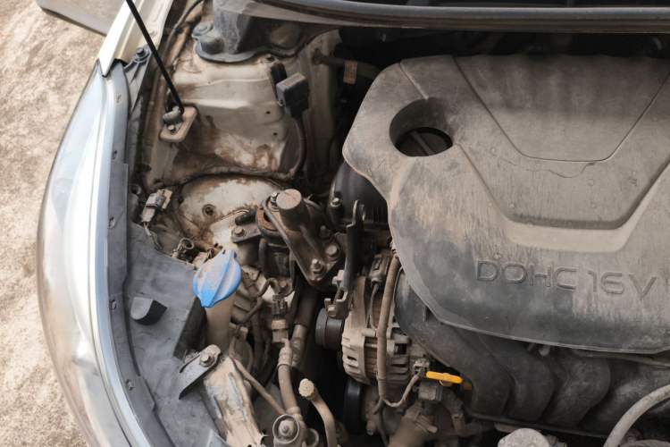 Used Hyundai Elantra (5th Generation / Langdong) 2016 1.6L Automatic Smart Version Engine Bay Right