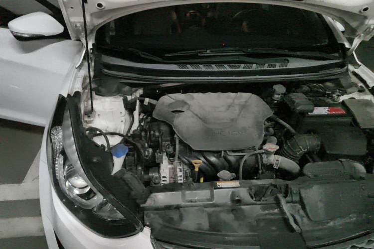 Used Hyundai Elantra (5th Generation / Langdong) 2016 1.6L Automatic Prestige Model Engine Bay Right