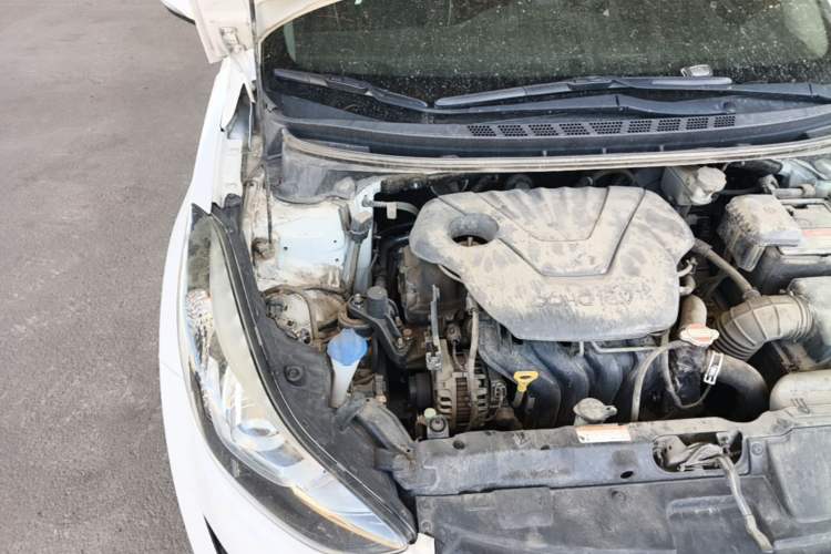 Used Hyundai Elantra (5th Generation / Langdong) 2016 1.6L Manual Luxury Model Engine Bay Right