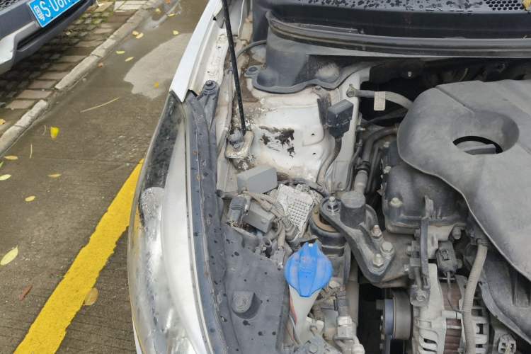 Used Hyundai Elantra (5th Generation / Langdong) 2016 1.6L Automatic Prestige Model Engine Bay Right