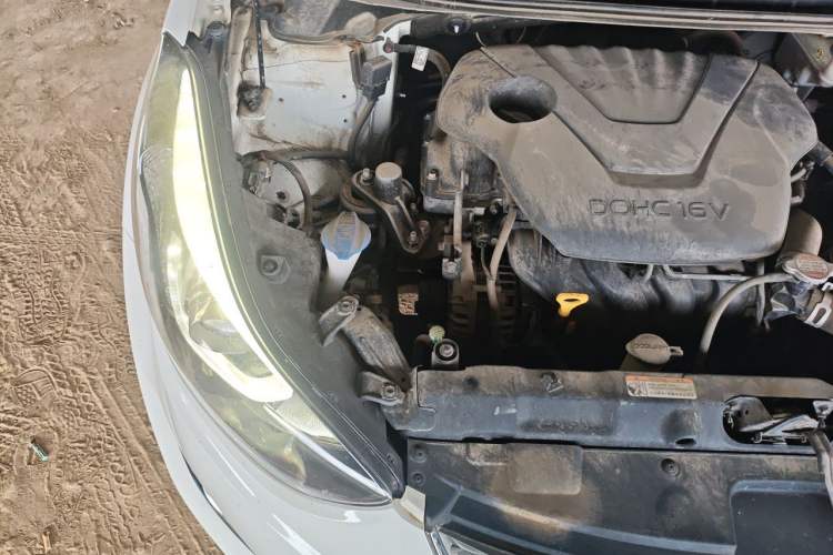 Used Hyundai Elantra (5th Generation / Langdong) 2016 1.6L Automatic Prestige Model Engine Bay Right