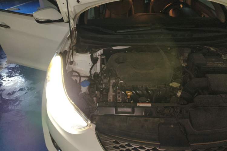 Used Hyundai Elantra (5th Generation / Langdong) 2016 1.6L Automatic Prestige Model Engine Bay Right