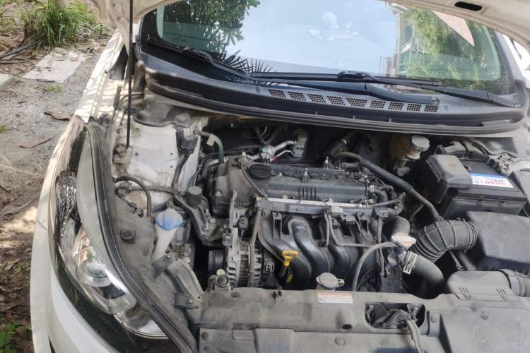 Used Hyundai Elantra (5th Generation / Langdong) 2016 1.6L Automatic Smart Version Engine Bay Right