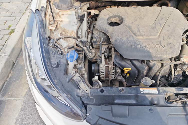 Used Hyundai Elantra (5th Generation / Langdong) 2016 1.6L Automatic Smart Version Engine Bay Right