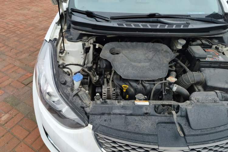 Used Hyundai Elantra (5th Generation / Langdong) 2016 1.6L Automatic Smart Version Engine Bay Right