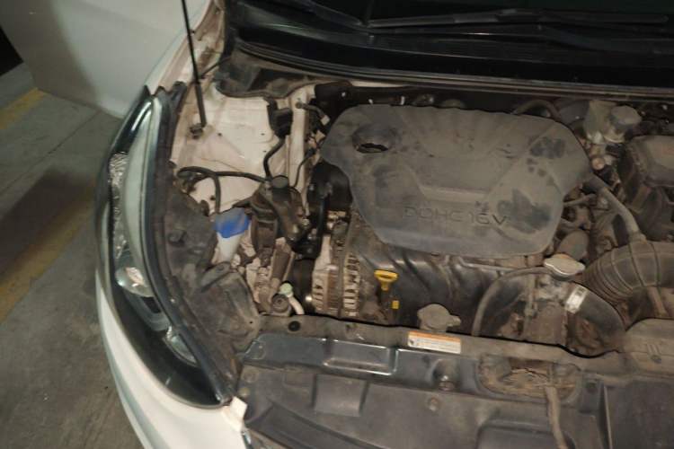 Used Hyundai Elantra (5th Generation / Langdong) 2016 1.6L Automatic Smart Version Engine Bay Right